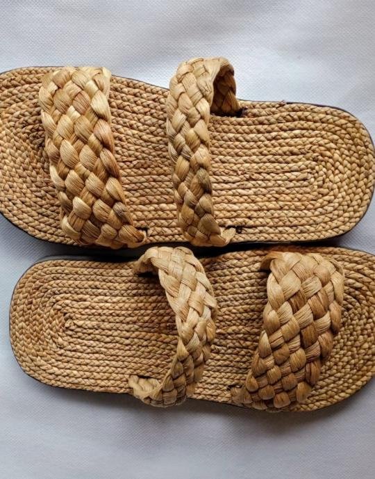 Sandal Hias Eceng Gondok