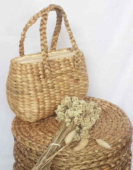 Tas Hias Eceng Gondok Anyaman Samosir